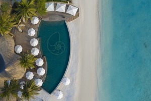 The Nautilus Maldives dining Naiboli pool bar (3)